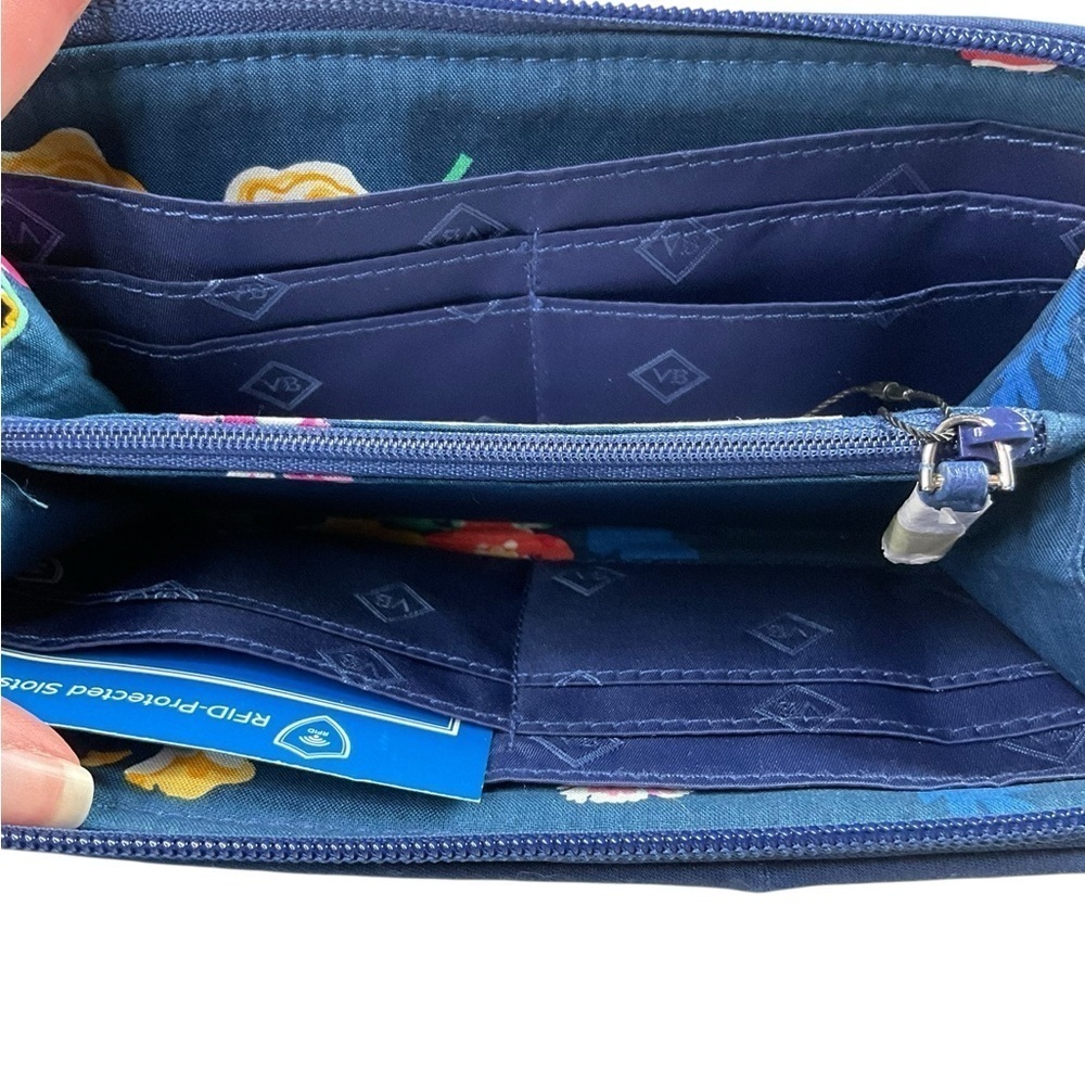 Vera Bradley RFID Georgia Blue and Cream Quilted Wallet - Picture 4 of 8